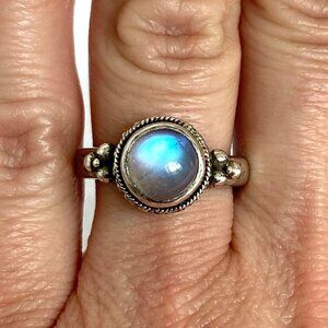 Sterling Silver 925 Round Bezel Set Blue Flash Moonstone Cabochon Ring Sz 5.75